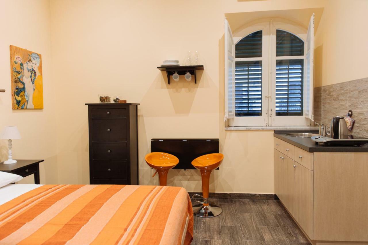 Il Tempo Ritrovato - Locazione Ad Uso Turistico Apartment Palermo Exterior photo